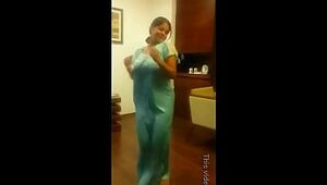 Tamil Wifey Sumithra Super-fucking-hot Dance for spouse